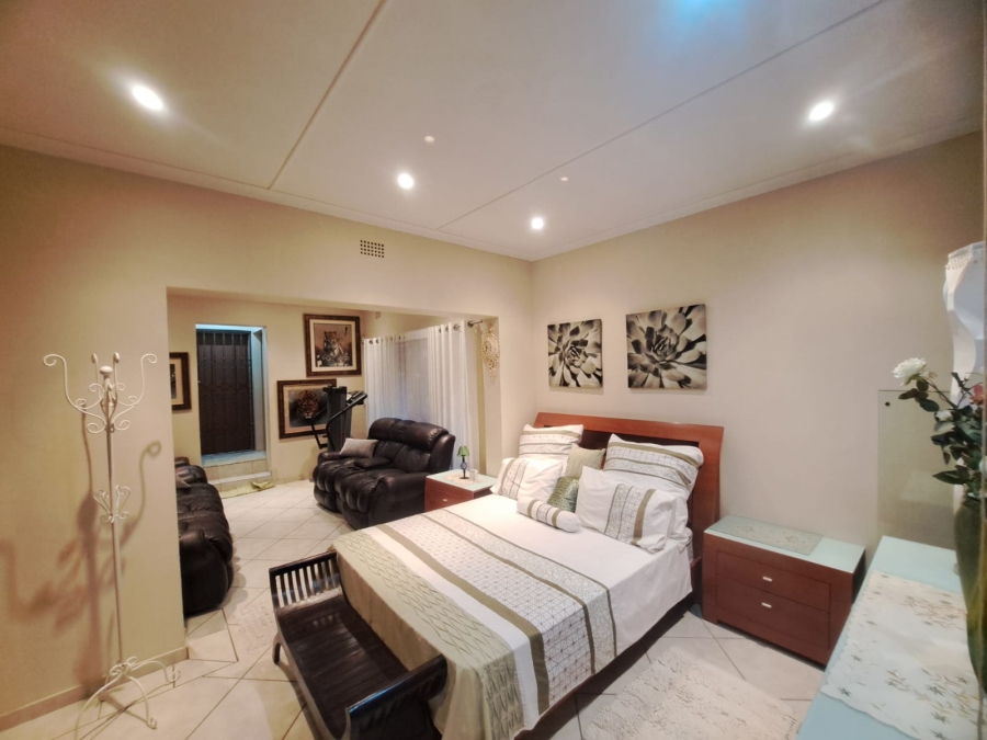 4 Bedroom Property for Sale in Safari Gardens North West